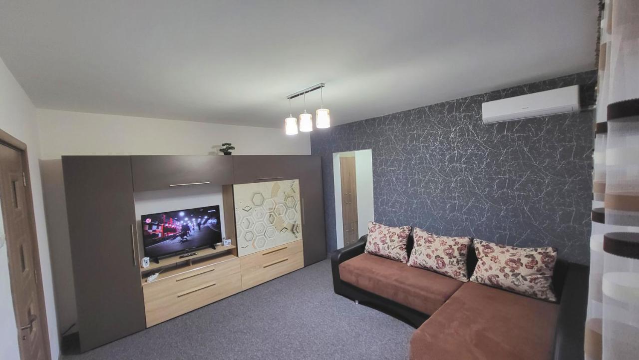 Apartament Navi Онещи Екстериор снимка