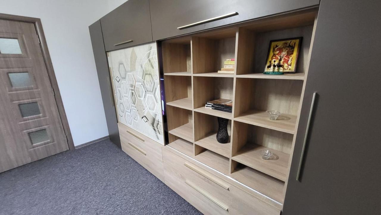 Apartament Navi Онещи Екстериор снимка